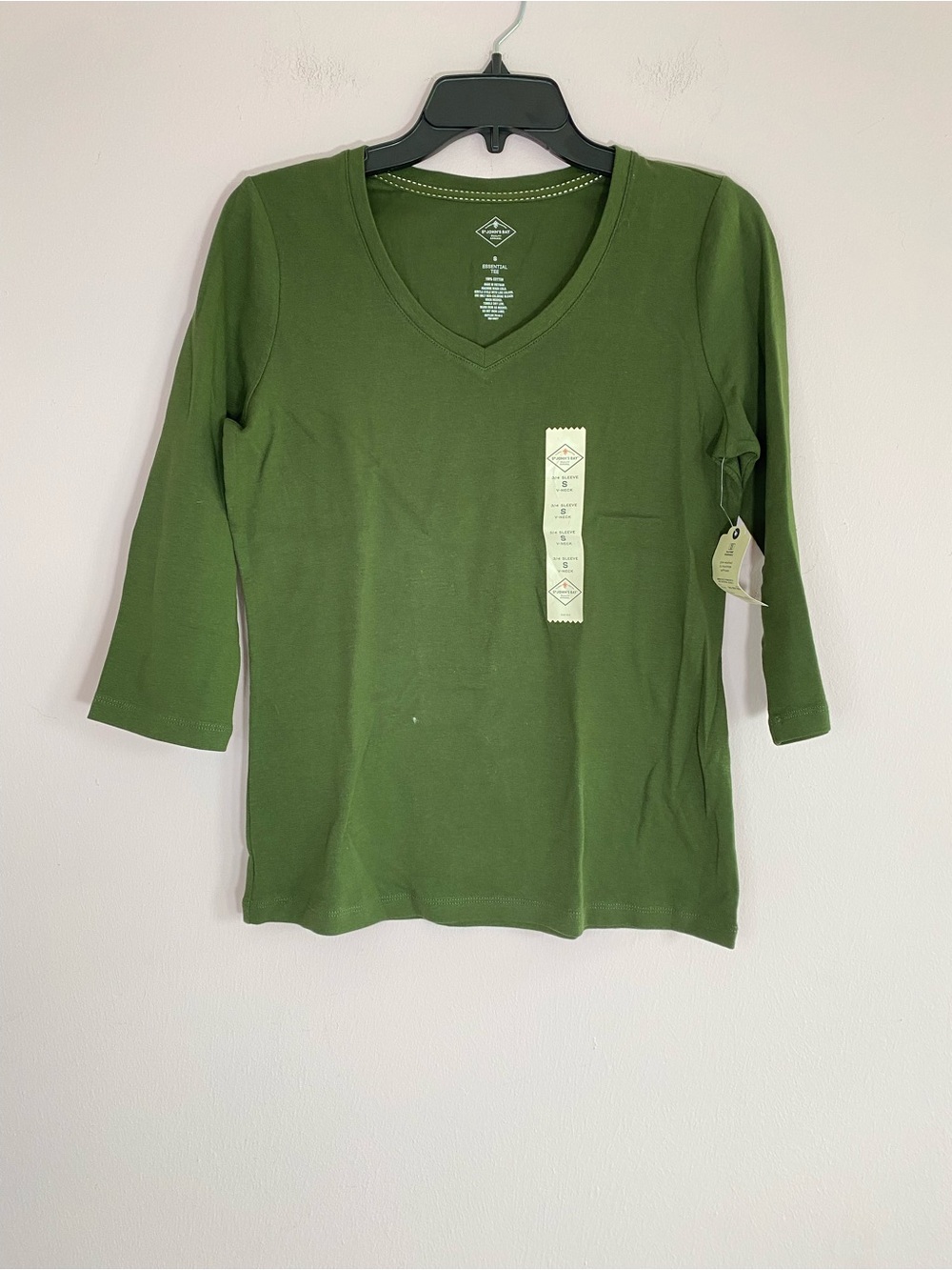 Brand new! St. John's Bay Women's Essential 3/4 Sleeve V-Neck Olive Green Cotton